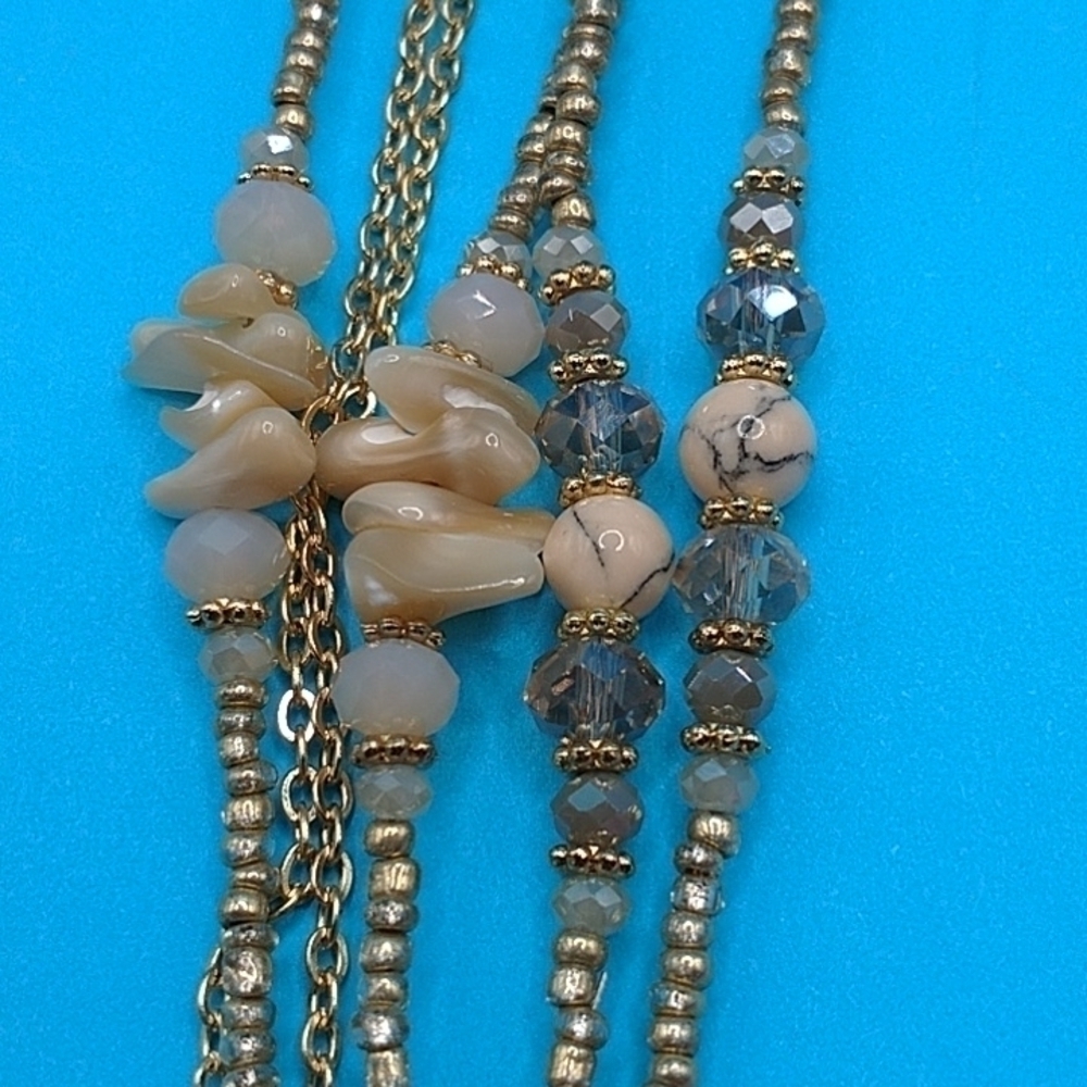 Costume gold tone multi strand faux gems and crystals necklace with Pendant - Picture 6 of 12